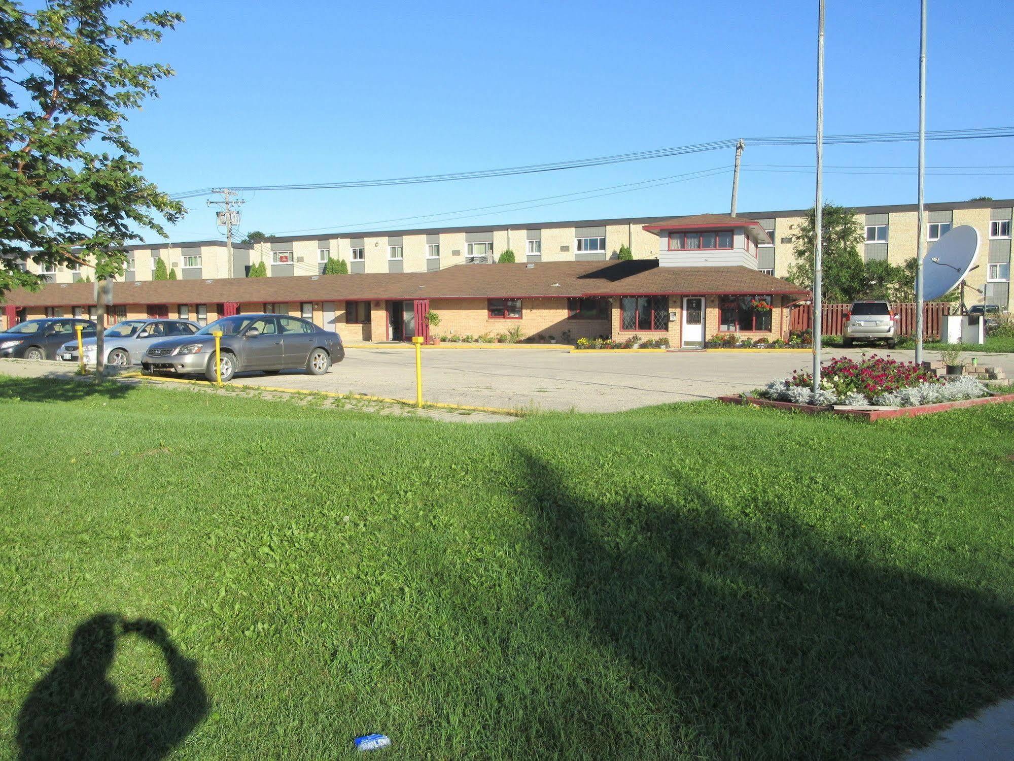 The Capri Motel Winnipeg Exterior foto